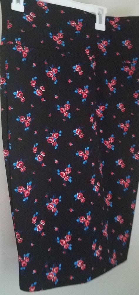 Stretchy Floral Black Pencil Skirt